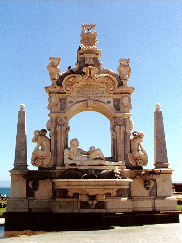it naples fountain.jpg